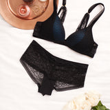 Mid-Rise Lace and Lycra Panty