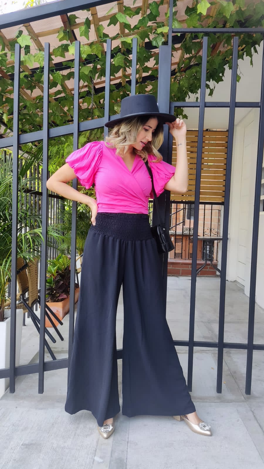 Convertible Tie-Back Top