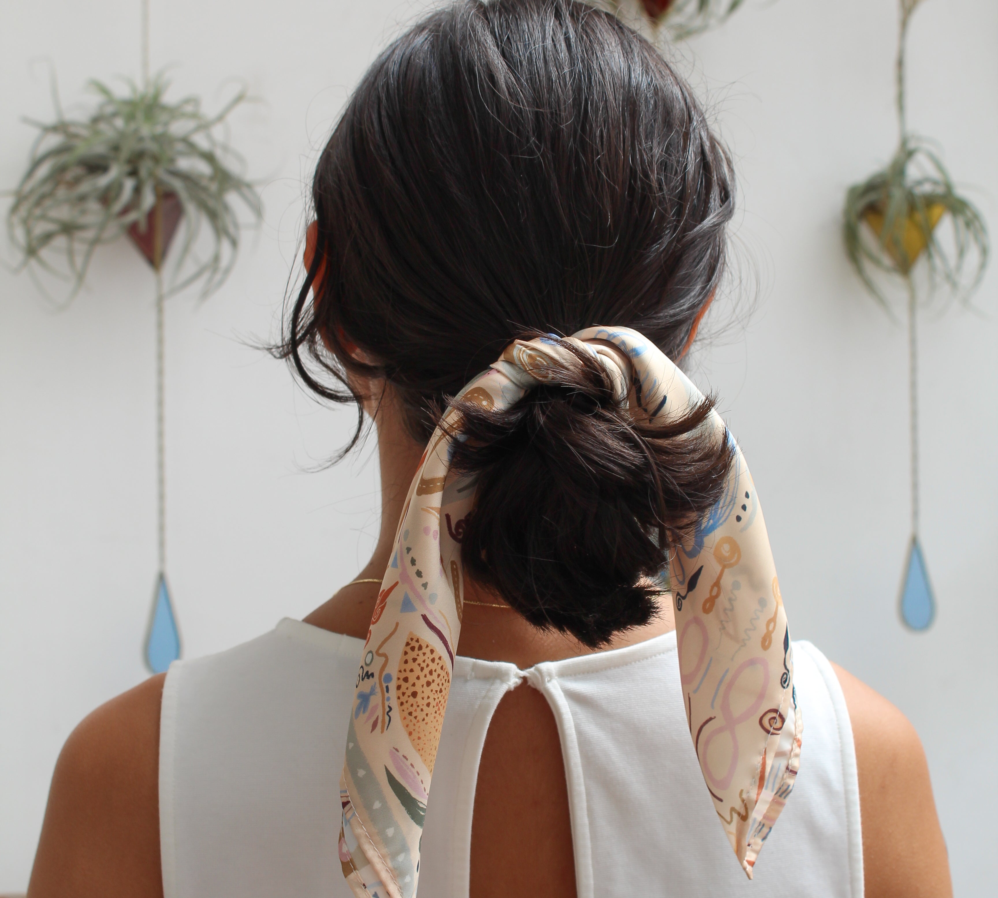 Sustainable Slim Scarf with a Modern Twist