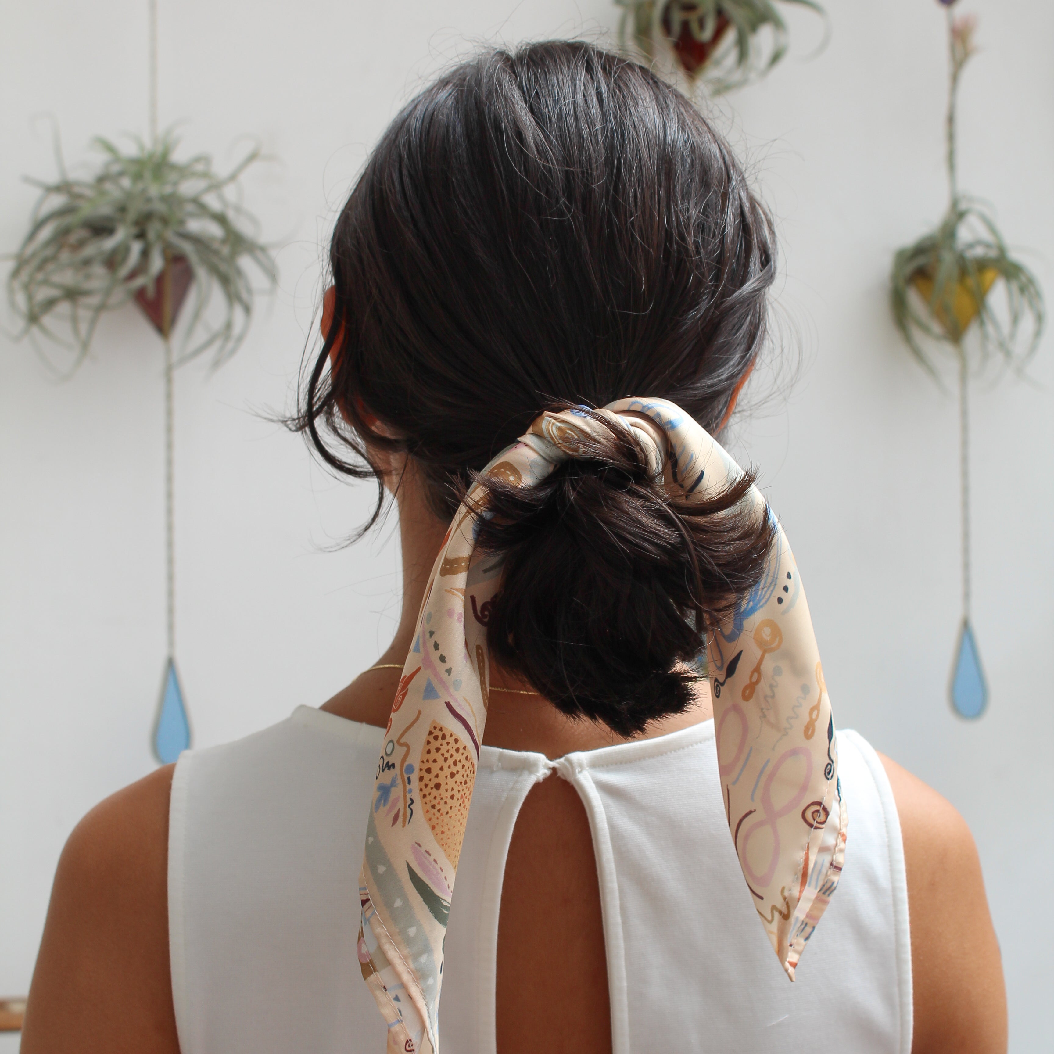 Sustainable Slim Scarf with a Modern Twist