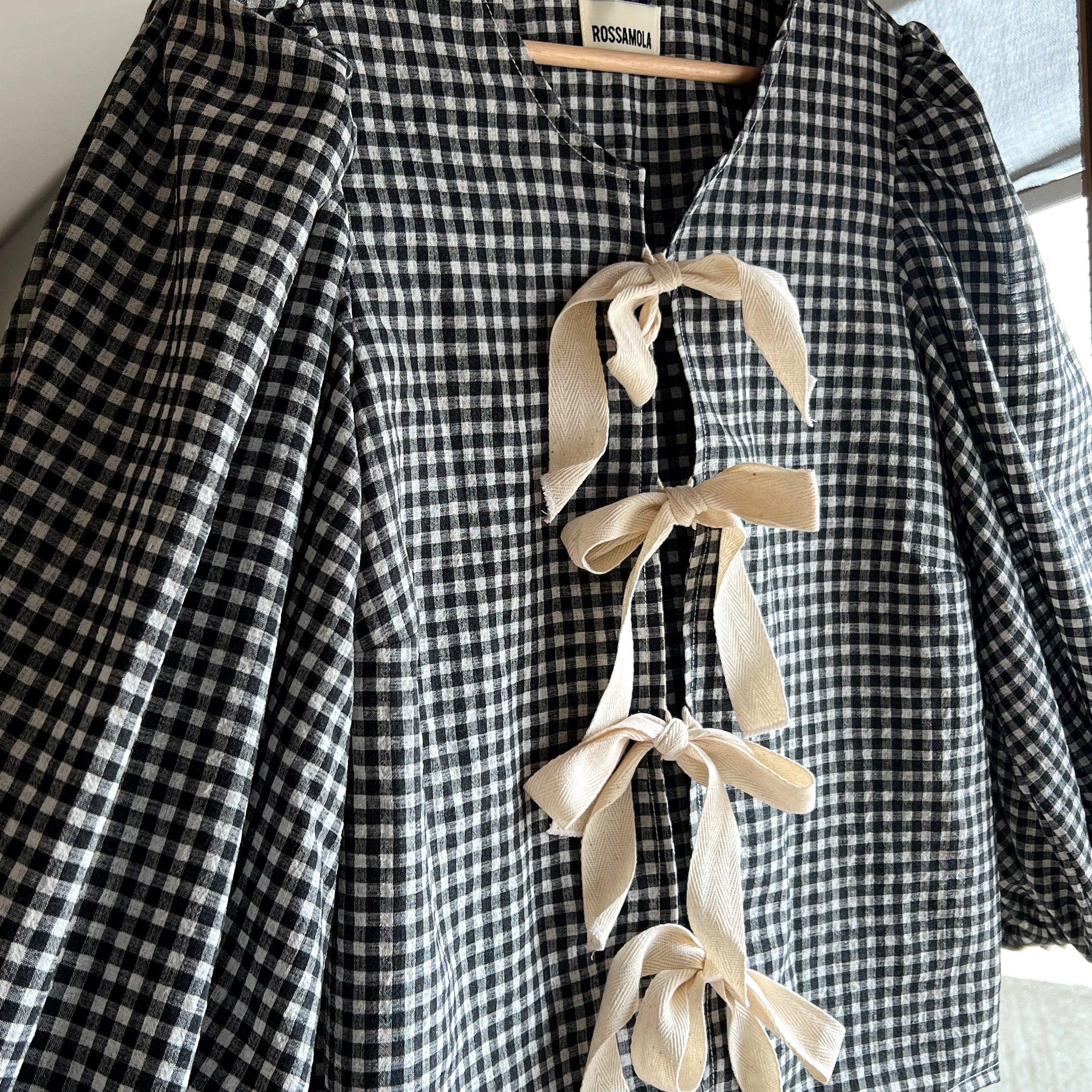 Chic Checkered Blouse with Puff Sleeves