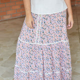 Skirt with design pink.