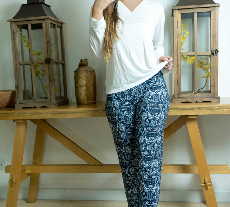Long Sleeve Sleepwear Set with Stylish Printed Pants