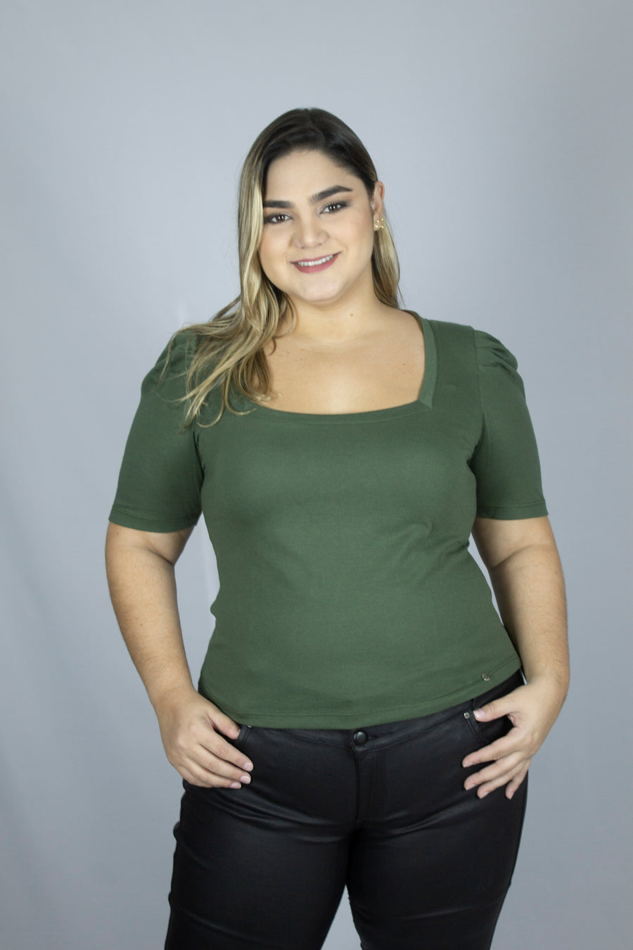 Square neck shirt