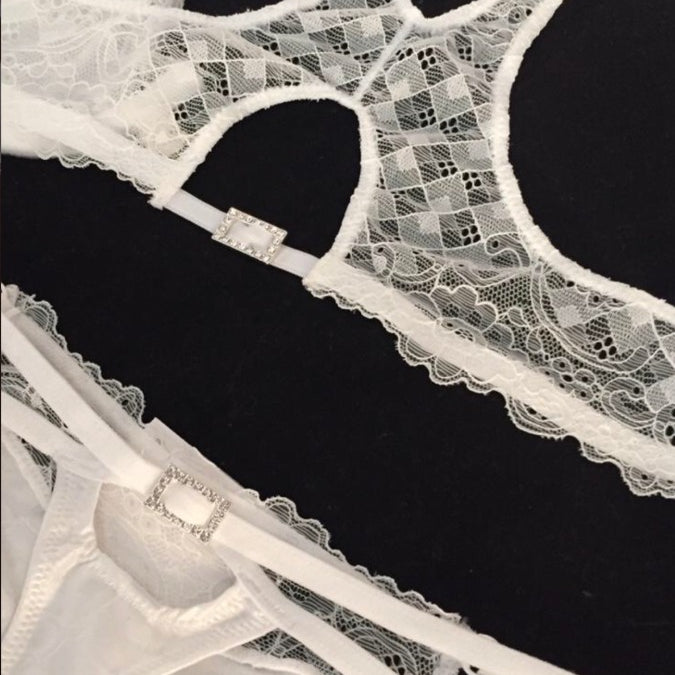 Lace Back Underwire Bra: Stylish Comfort